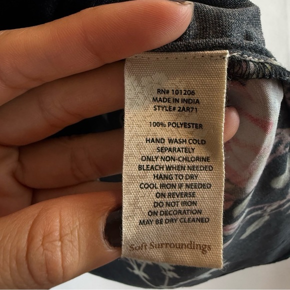 Soft Surroundings Velvet Floral Blouse
Top Womens Medium Blue Button
Down Shirt - Picture 10 of 15